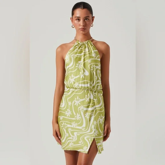 astr the label green dress ASTR the Label Ayanna Dress in Green main image 1